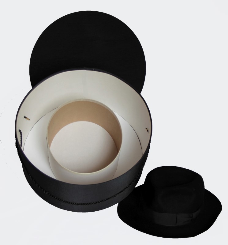 165IN Steel gray fabric hatbox with a black cording handle and hat insert. - Image 2