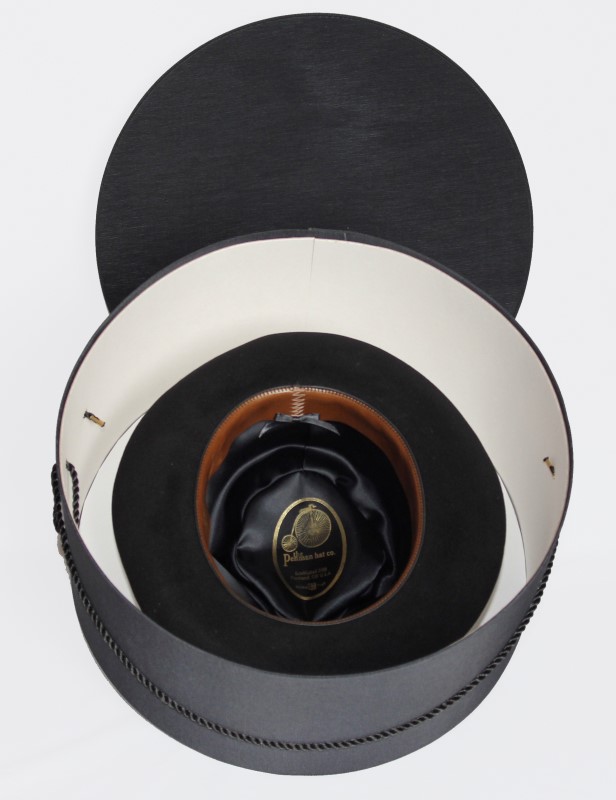 165IN Steel gray fabric hatbox with a black cording handle and hat insert. - Image 3